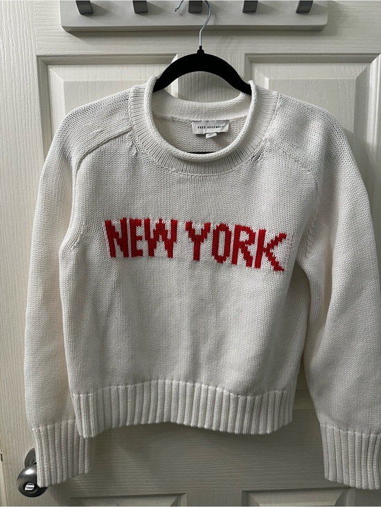 Free Assembly Sweaters - FREE ASSEMBLY White Crewneck Sweater with Red "New York" Lettering
